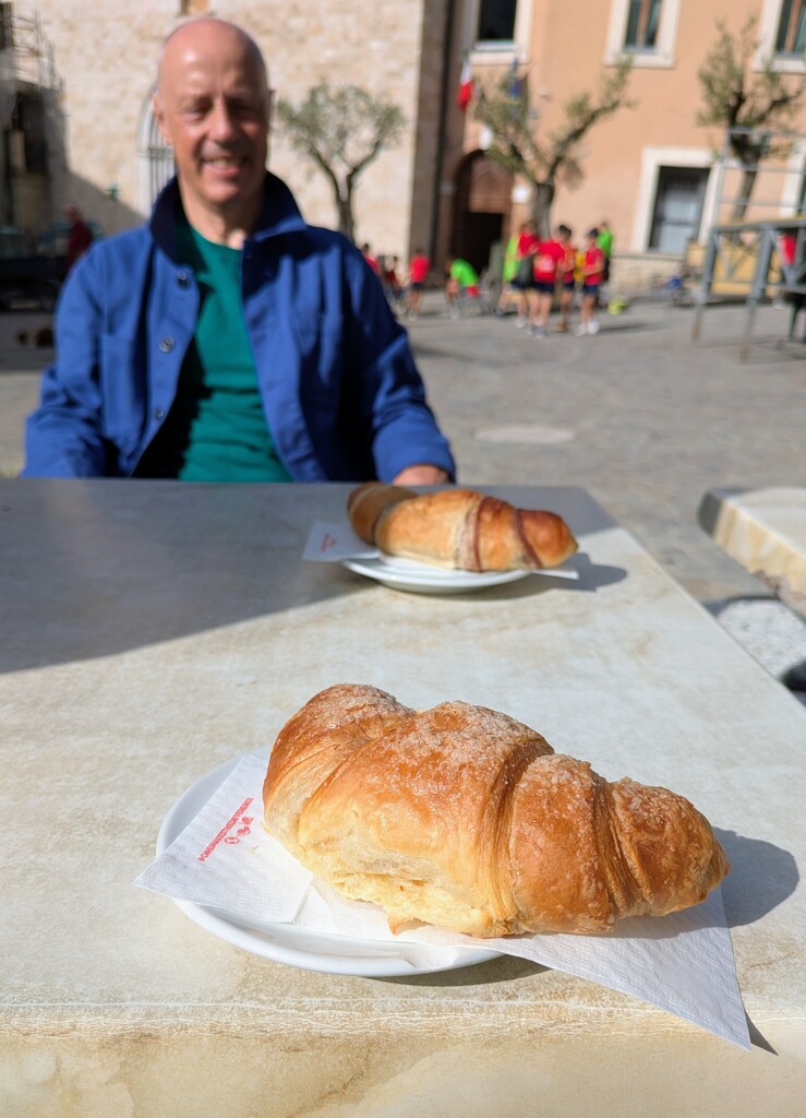 Breakfast in the square  by boxplayer
