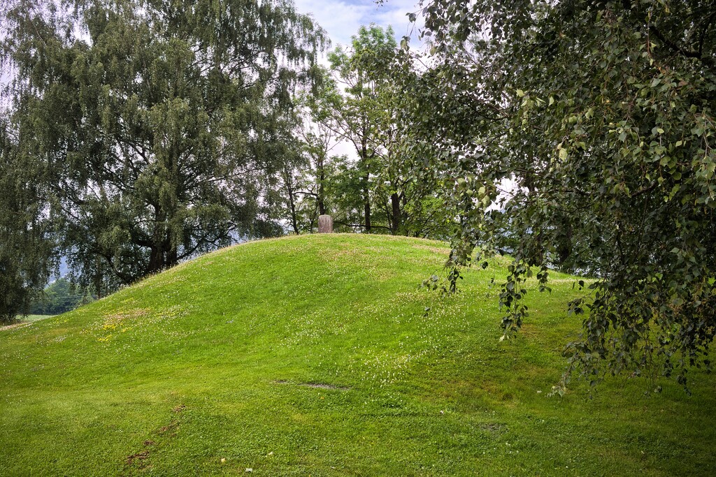 The Huseby Mounds by okvalle