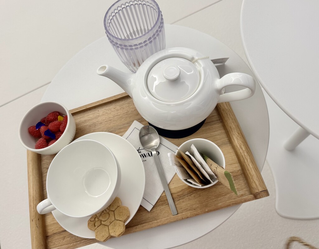Light teatime.  by cocobella