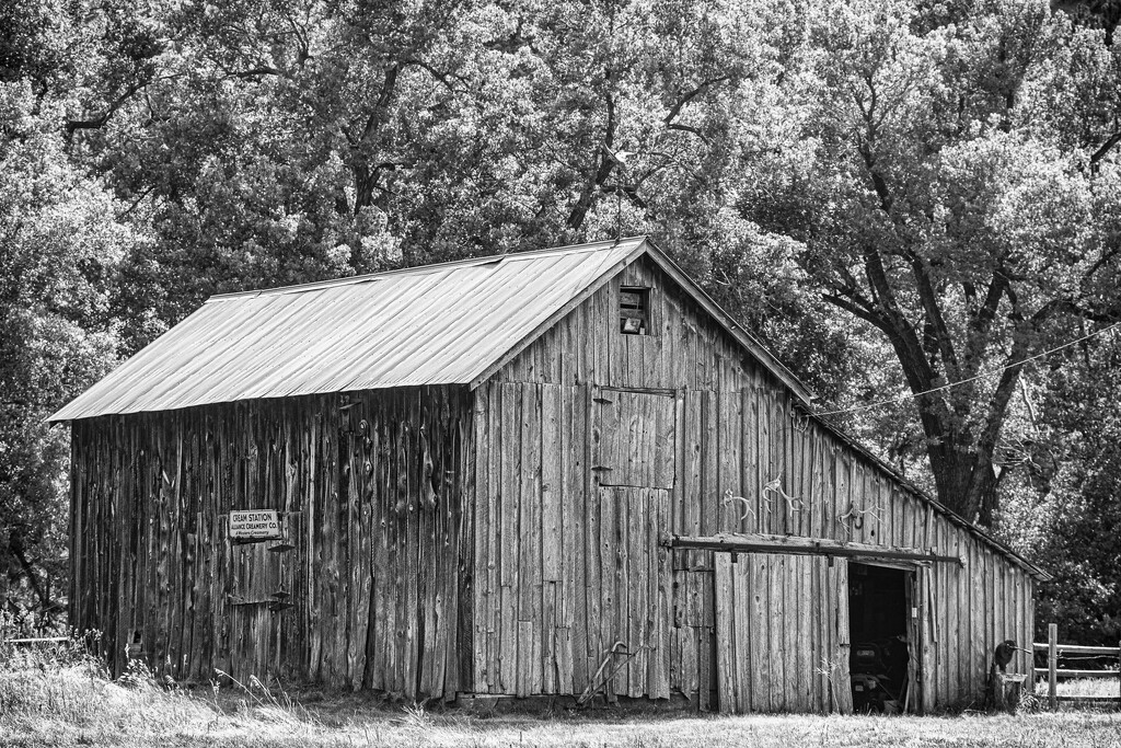 old barn by aecasey