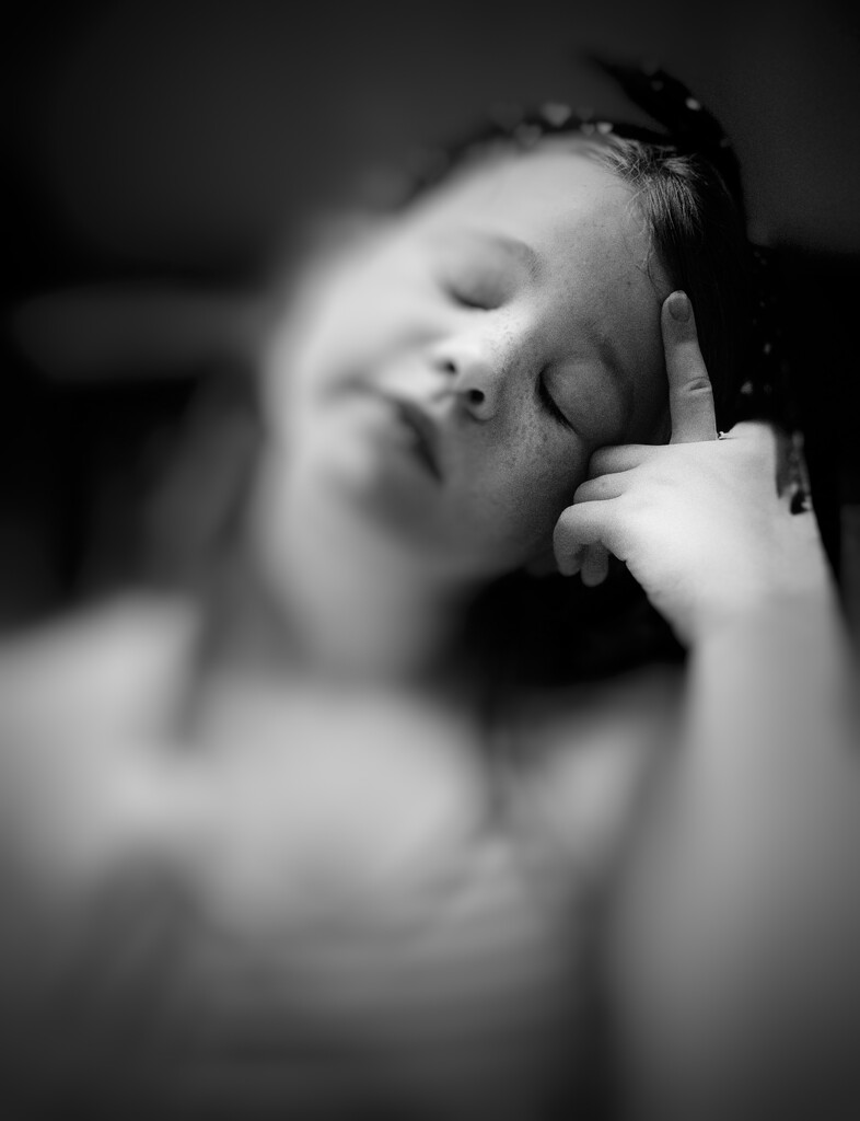 Betsy Blur  by rensala