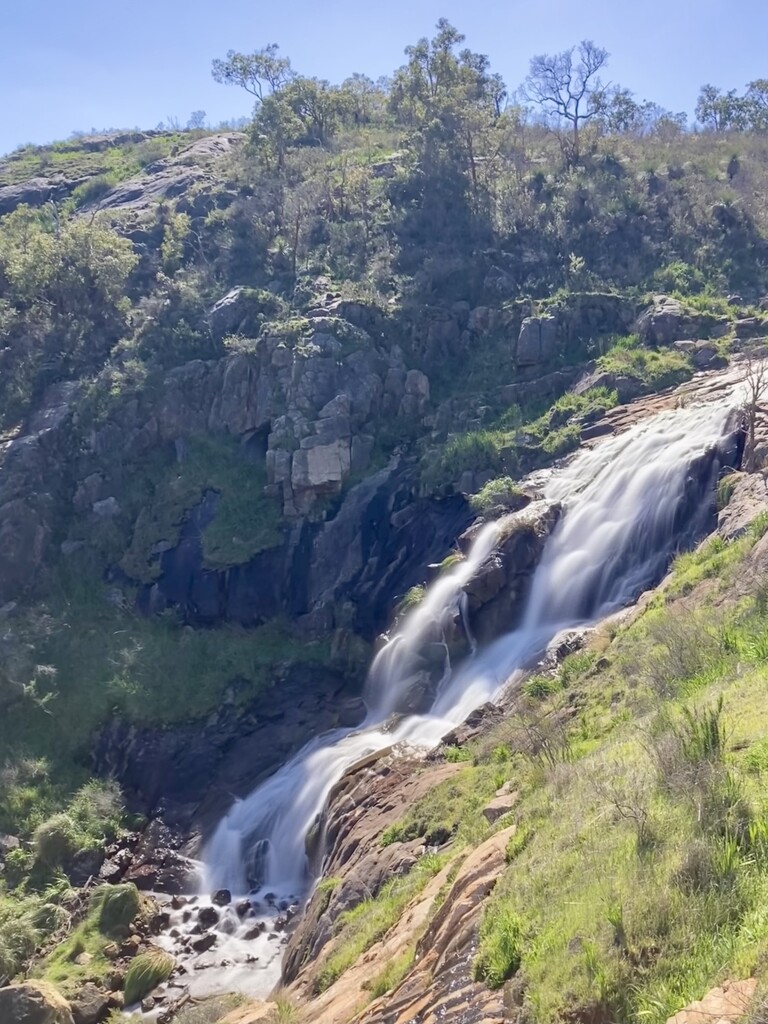 Lesmurdie Falls by narayani
