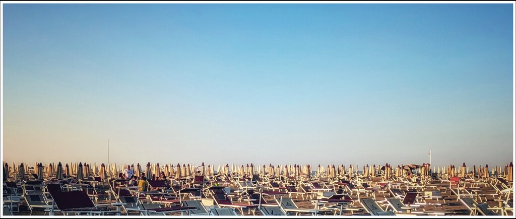 Abstract 30 - Horizon by zilli