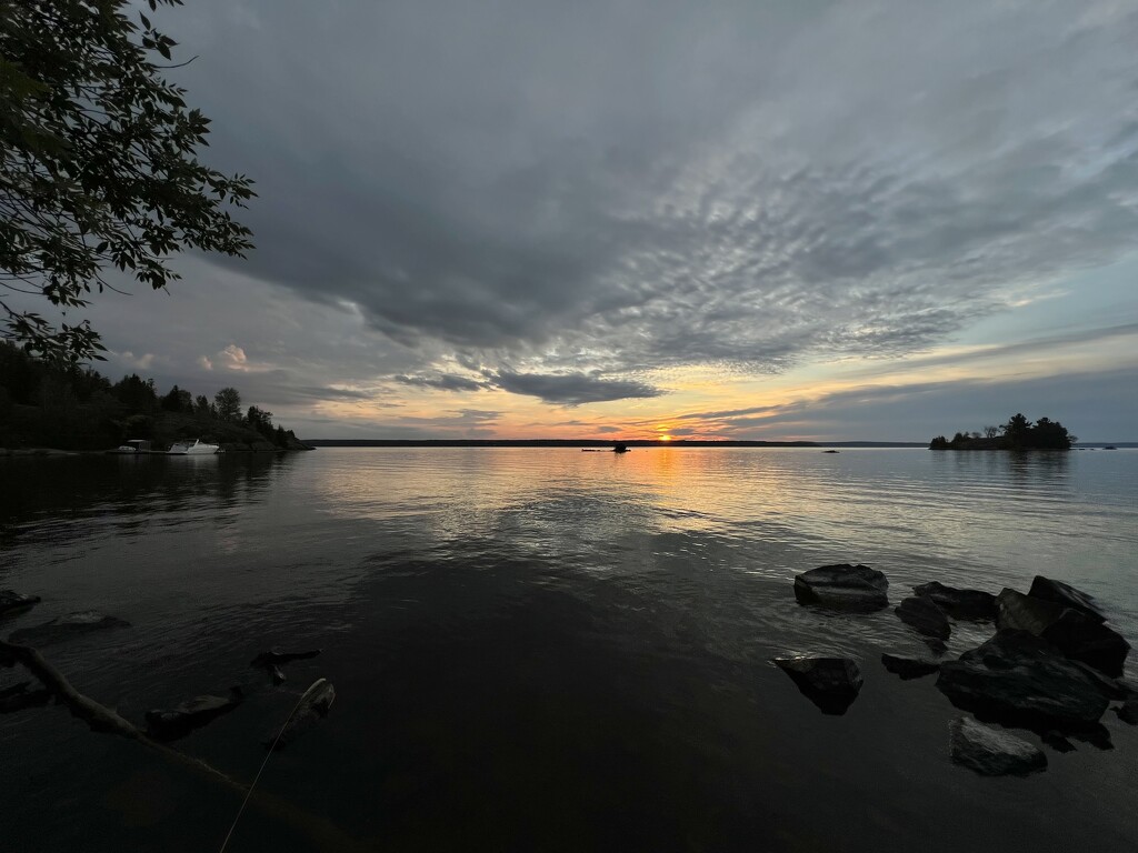 Sunrise  by radiogirl