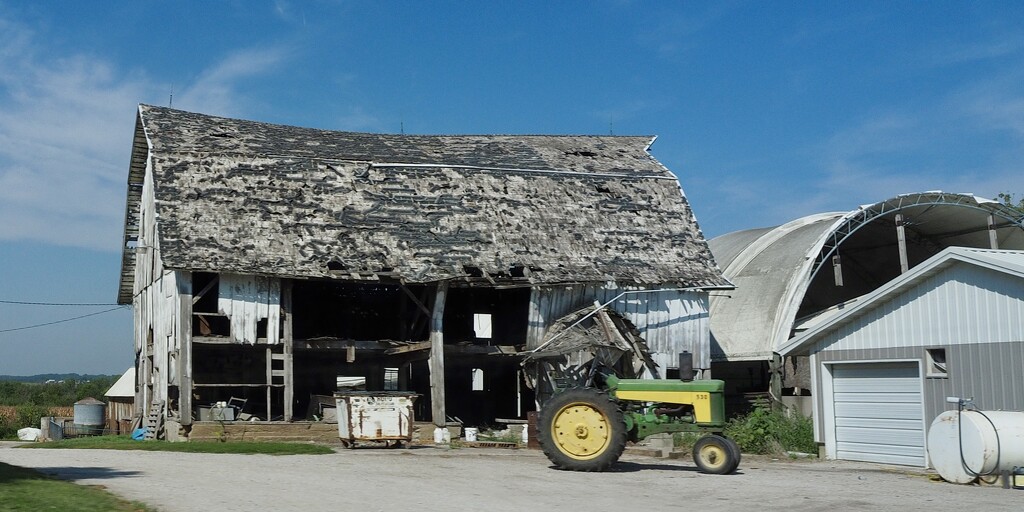 Old barns by vlc