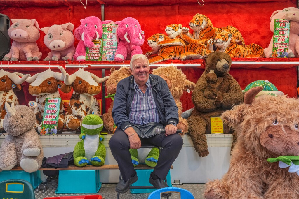 Goose Fair People : Colin the Animal Kingdom Man  by phil_howcroft