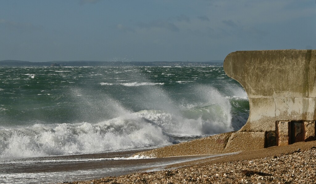 Dancing waves  by wakelys