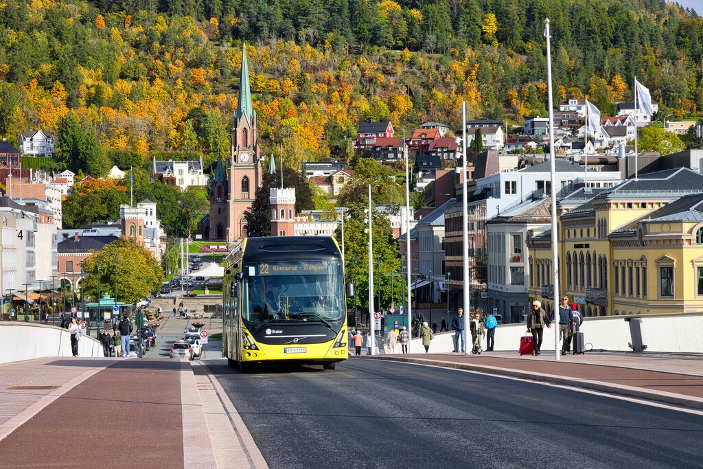 Buses Return to the New Bridge by okvalle