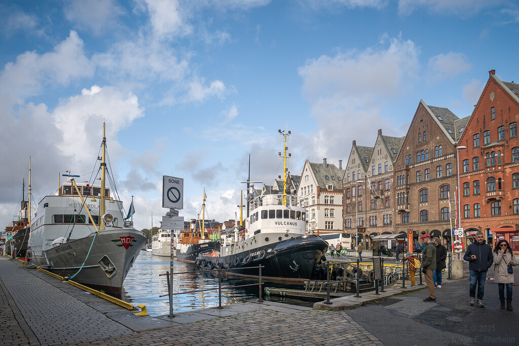 Bergen harbour by helstor365