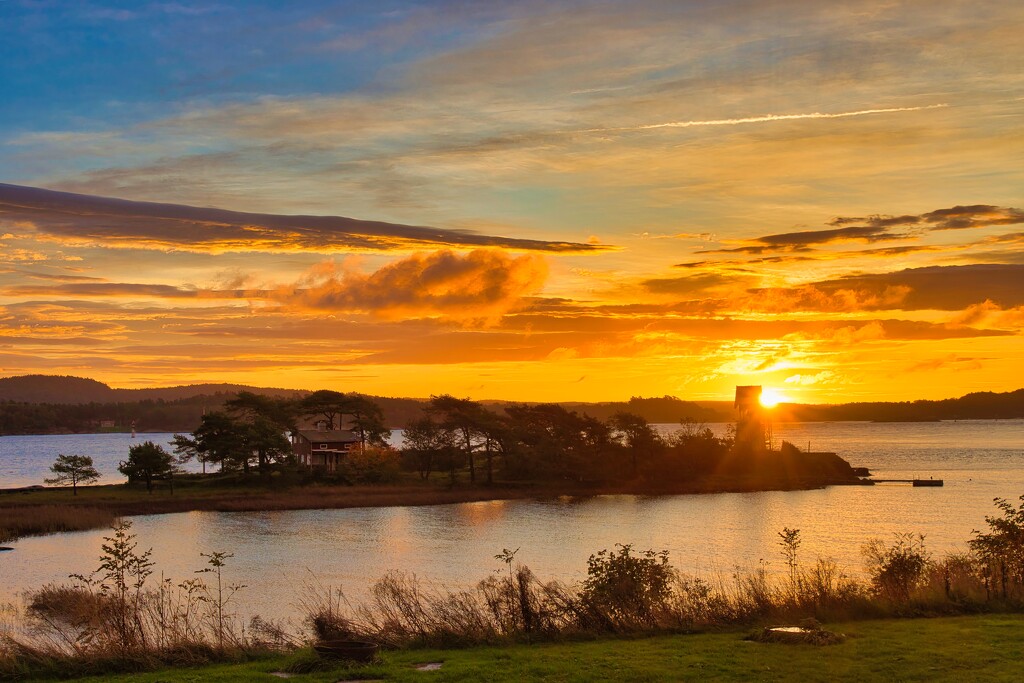 Farewell in Morning Light by okvalle