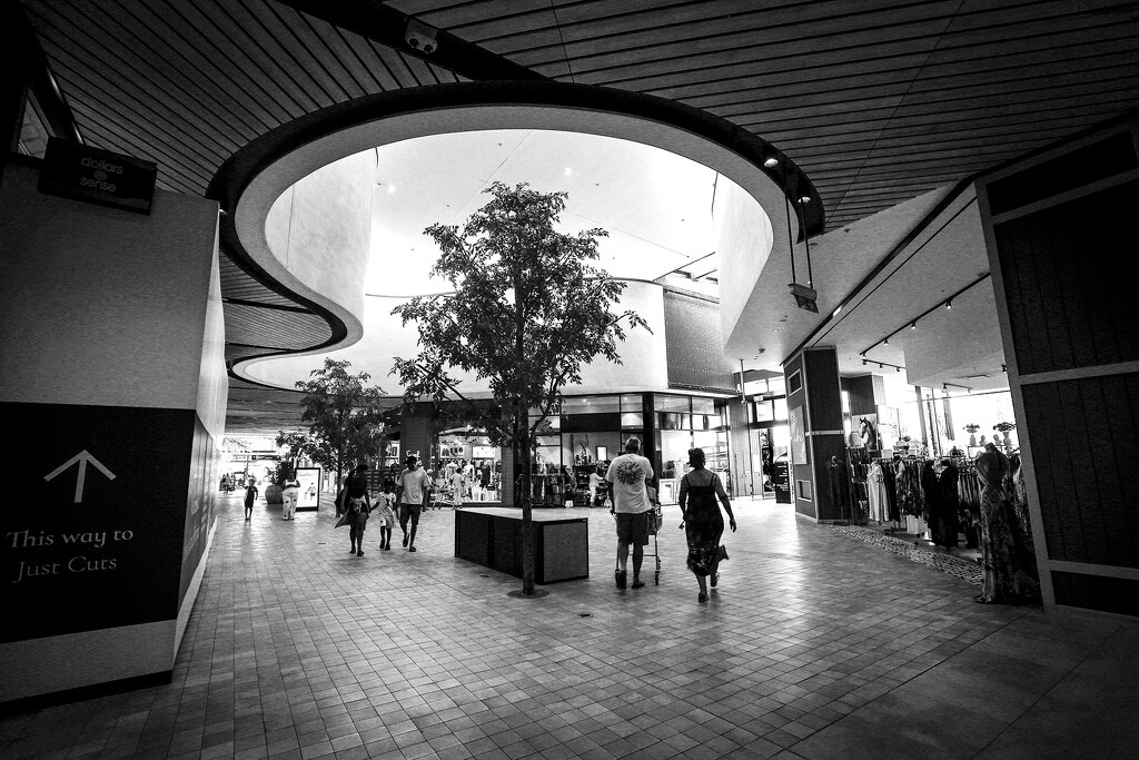 Birtinya shopping centre by jeneurell