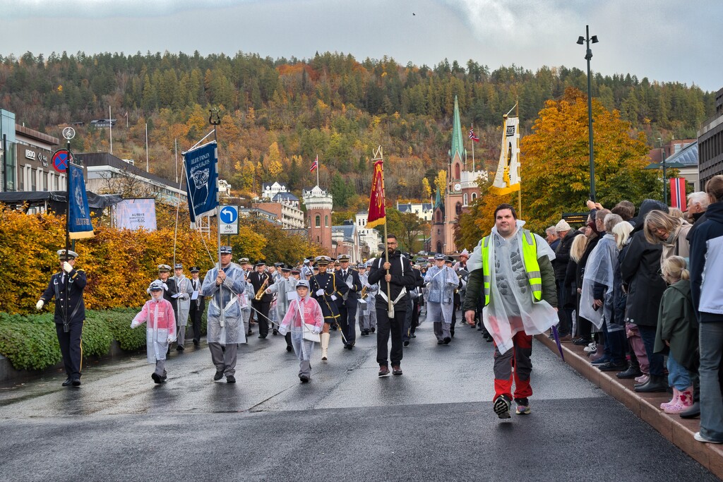 Marching from the Square by okvalle