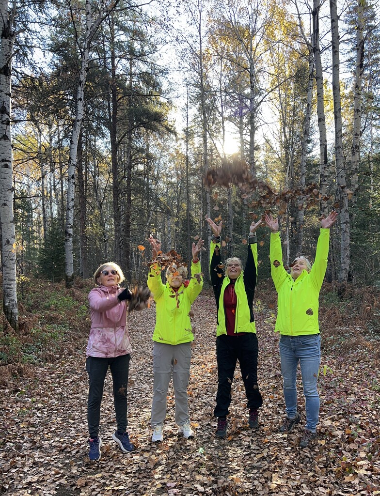 Girls just wanna have Fun by radiogirl