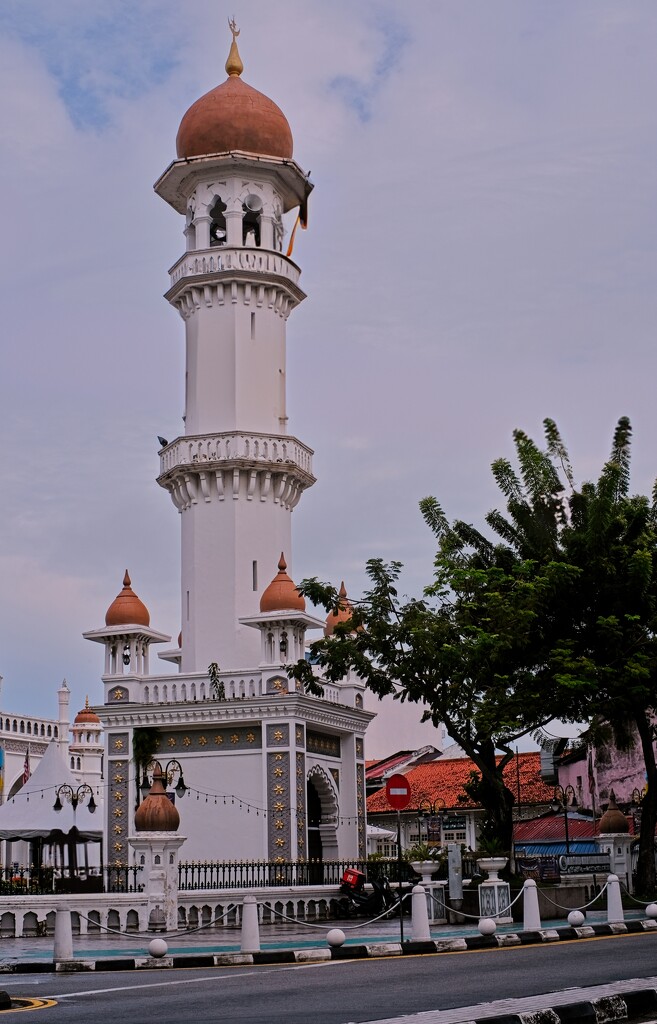 Minaret At Kapitan Kelling Mosque by ianjb21