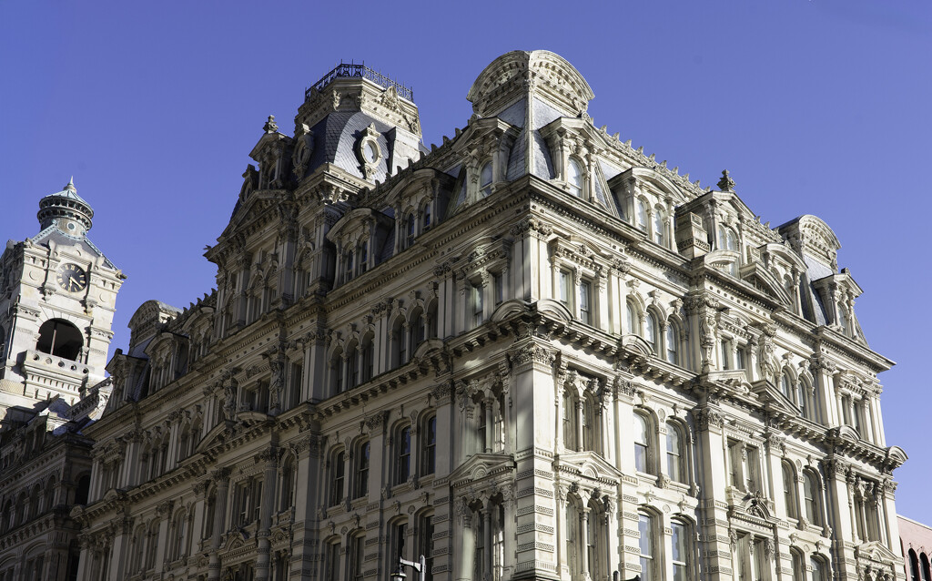 Fancy Schmancy building by myhrhelper
