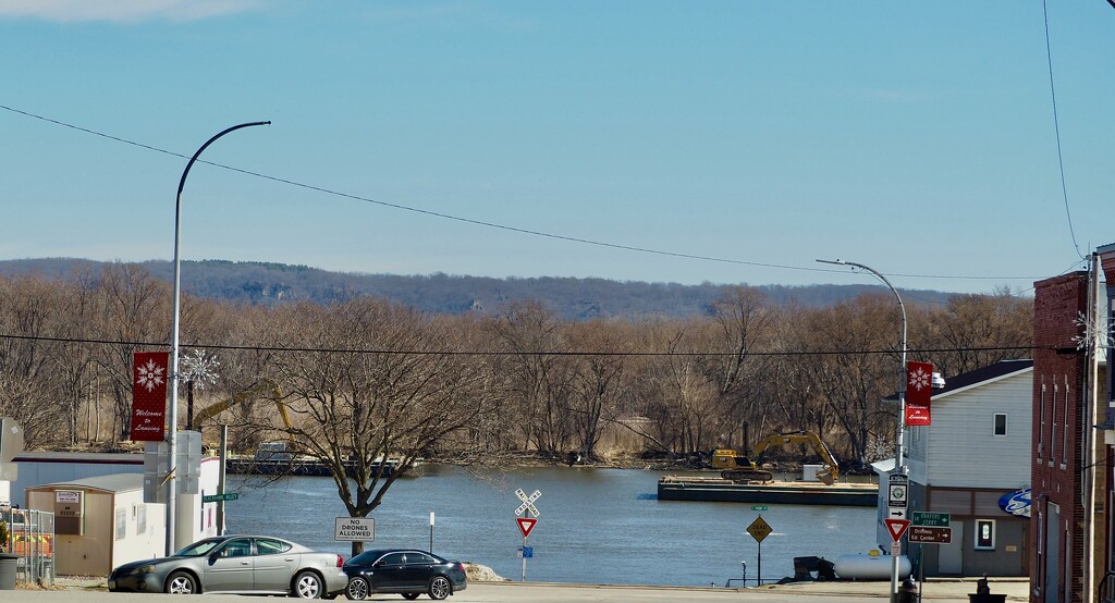 Next stop . . . Mississippi River by vlc