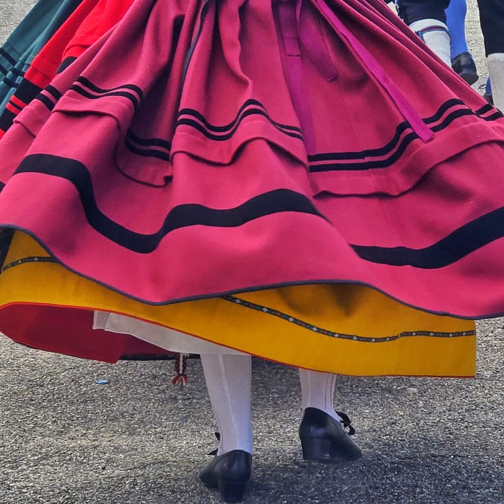 Twirls & Swirls by laroque
