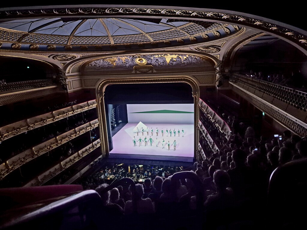 Covent Garden final dress rehearsal  by orchid99