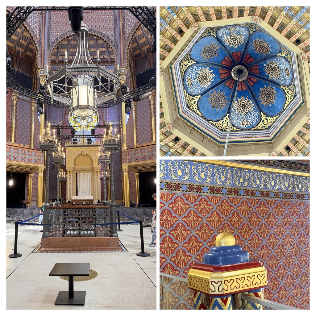 Rumbach Street Synagogue  by illinilass