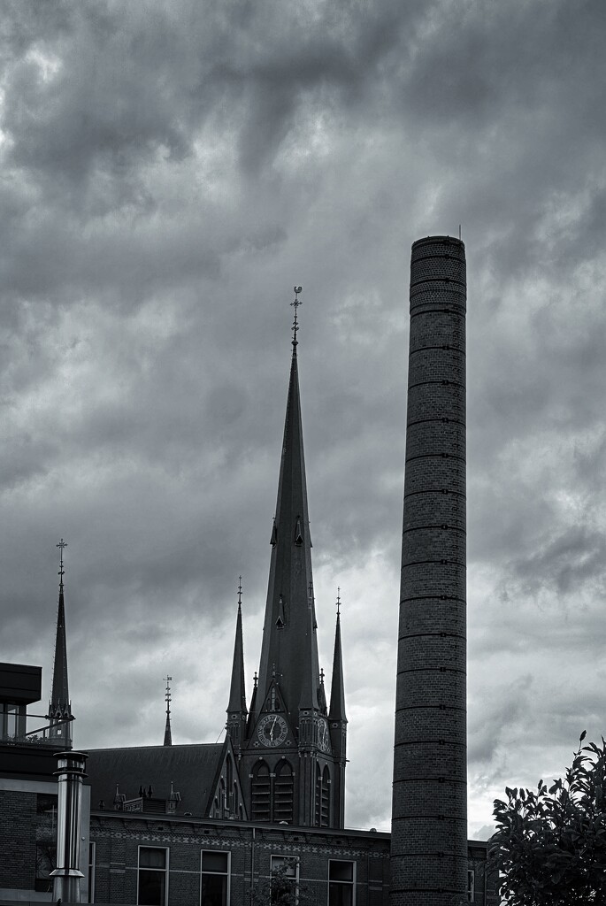 Bonaventura church and Defensie-eiland chimney - Woerden by joenemansch